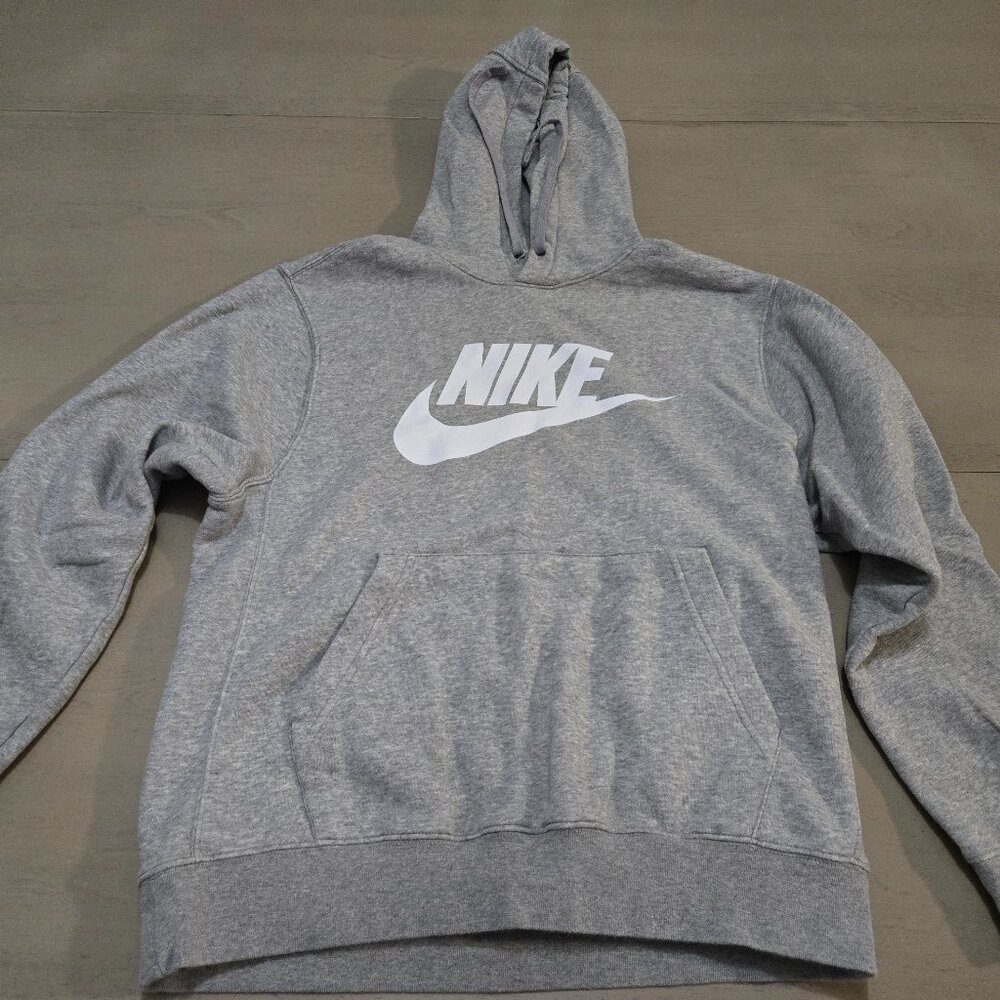 Nike Sportswear Men's Club Fleece Hoodie - Heather Gray - Medium